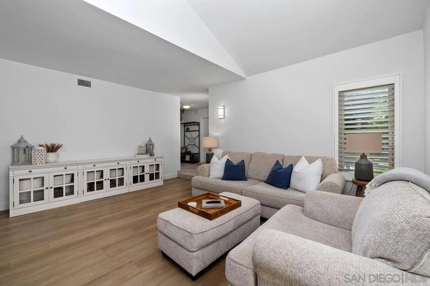 This 2/2.5 Villa Antigua detached PUD, with over $45K in - photo 8