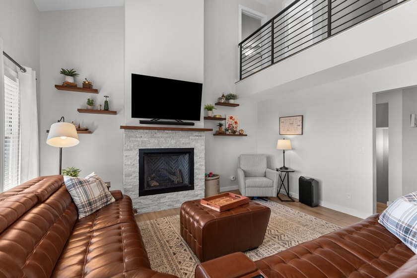 Beautifully Updated Home in a Highly Sought-After Neighborhood - photo 5