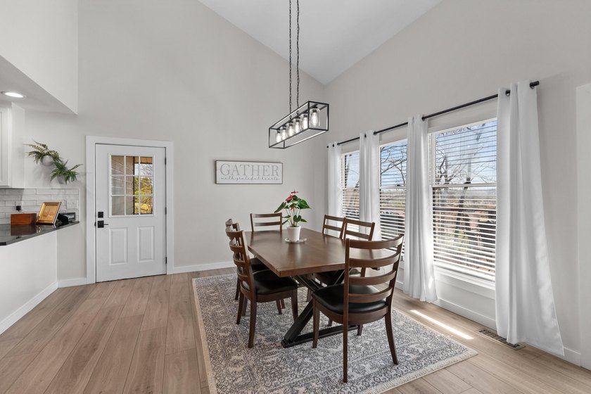 Beautifully Updated Home in a Highly Sought-After Neighborhood - photo 7