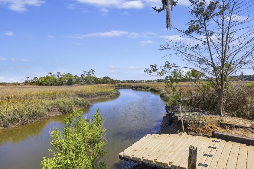 Luxury meets convenience in the sought-after marsh front - photo 34
