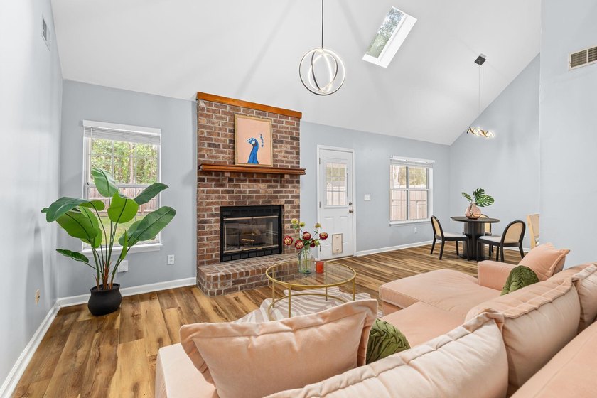 Welcome to 5452 Roxbury Dr., North Charleston--where timeless - photo 11