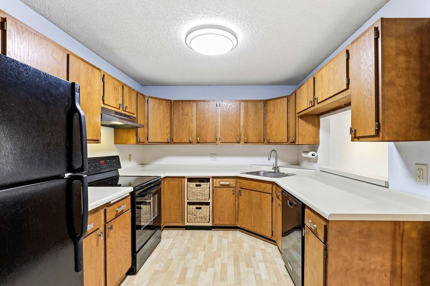 Immaculate and move in ready, unit #303 features the bonus of a - photo 7