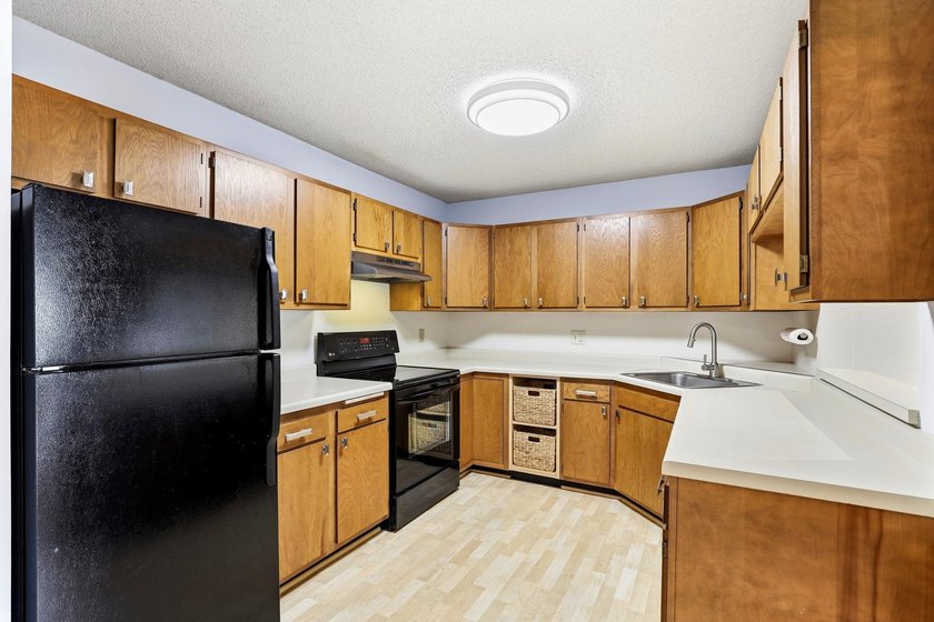 Immaculate and move in ready, unit #303 features the bonus of a - photo 10