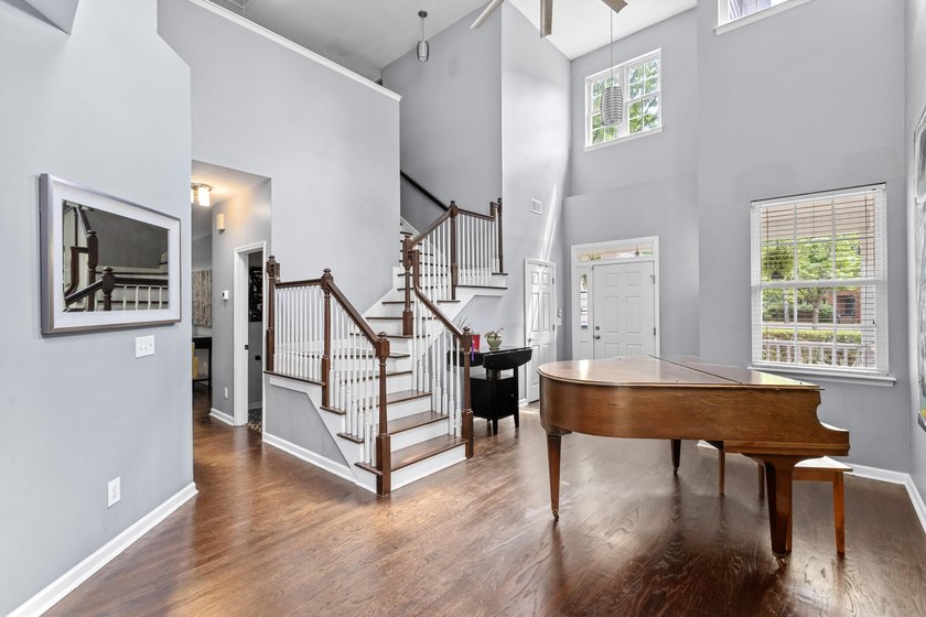 Step into refined living with this stunning 3-bedroom, 2.5-bath - photo 4