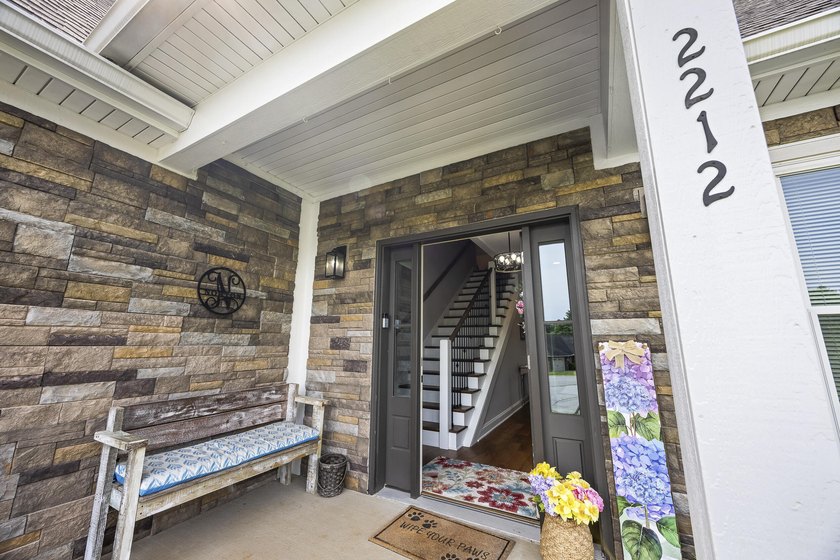 Exceptional opportunity to own a beautifully maintained - photo 9