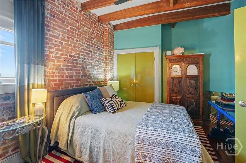 Ideally located in the heart of Savannah's National Historic - photo 27
