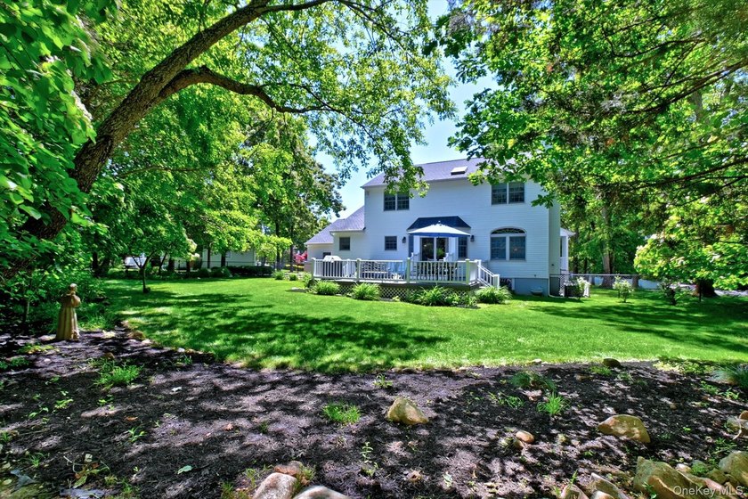 Elegant and Immaculate 4 Bedroom, 2 1/2 Bath Victorian Style - photo 34