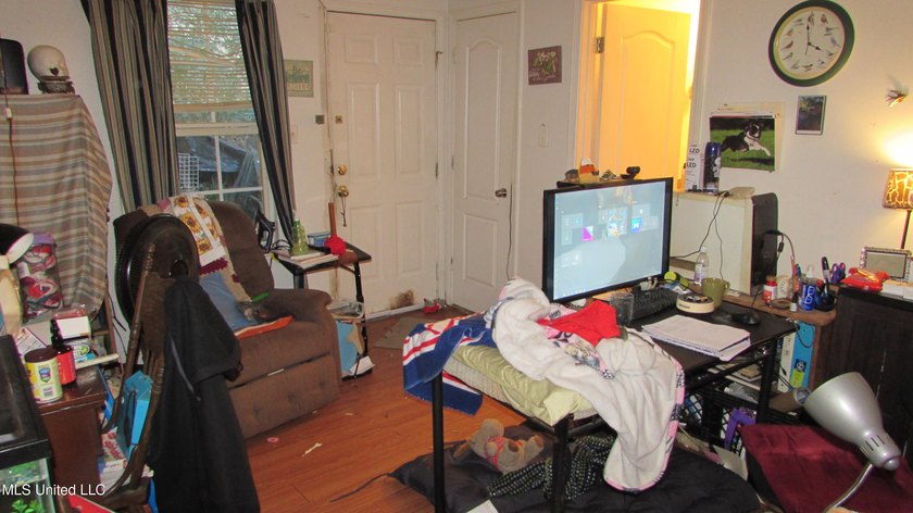 Great investment opportunity in this 3/2 brick duplex. Both - photo 11