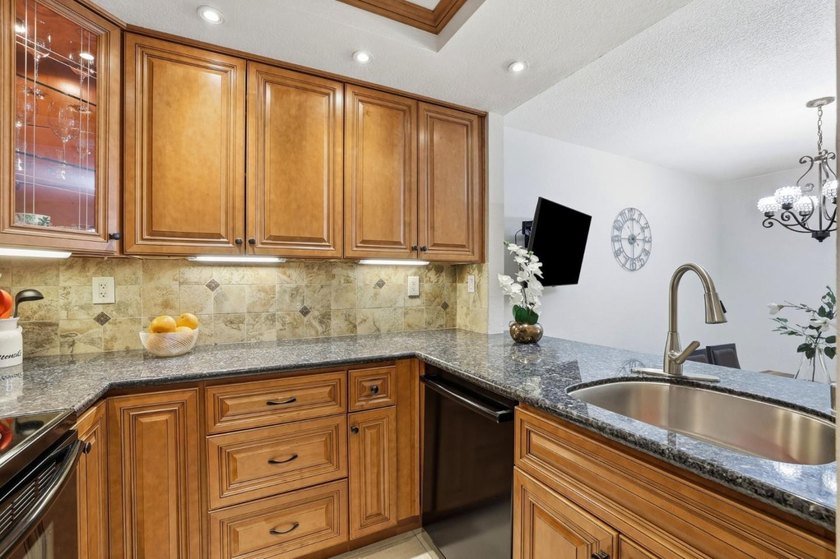 Charming ground floor condo in desirable Blossom Hill Valley - photo 11