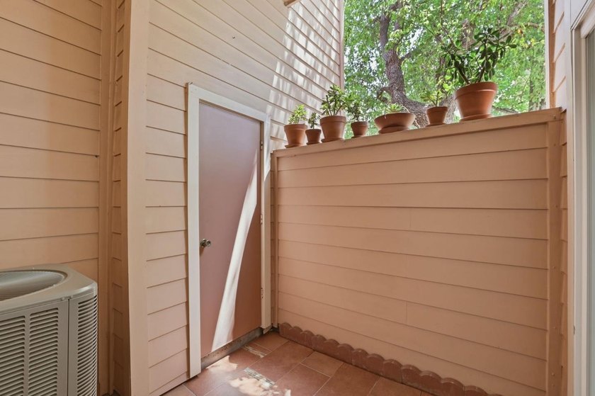 Charming ground floor condo in desirable Blossom Hill Valley - photo 25