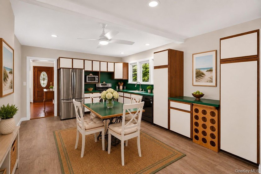 Welcome to this beautifully maintained home nestled in the heart - photo 14