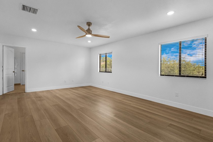 Fully renovated and move-in ready, this 5-bedroom, 3-bath home - photo 22