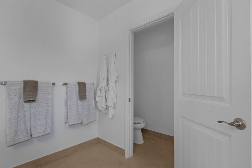 Fully renovated and move-in ready, this 5-bedroom, 3-bath home - photo 28