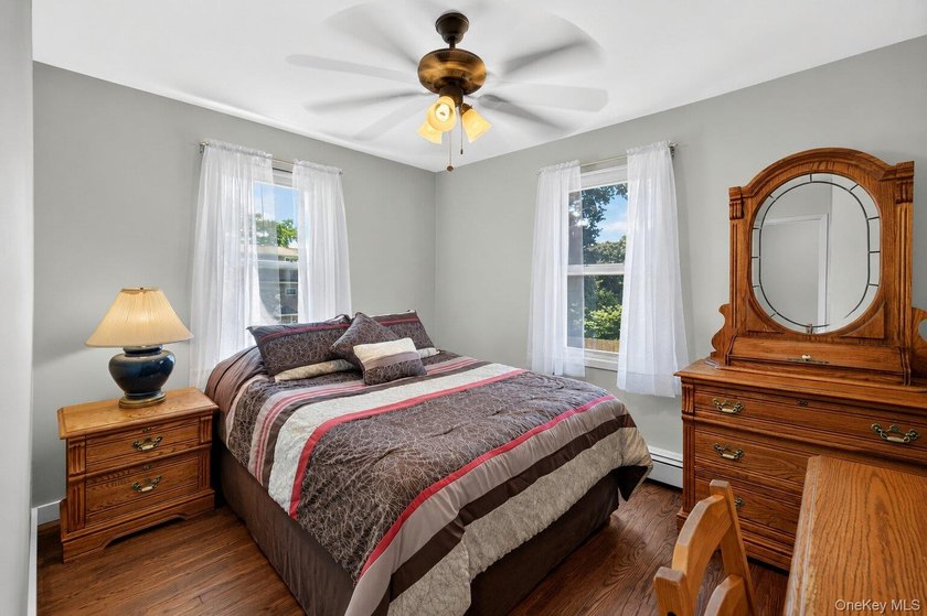 Welcome to this beautifully maintained home nestled in the heart - photo 29