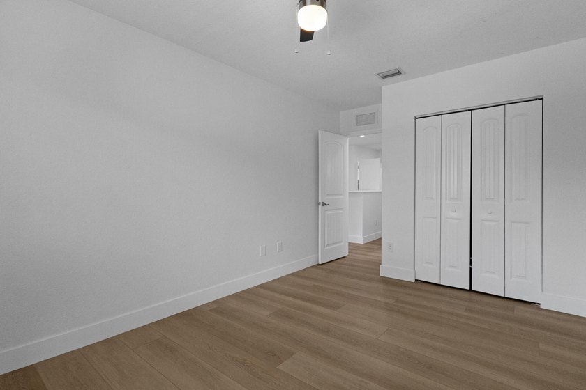 Fully renovated and move-in ready, this 5-bedroom, 3-bath home - photo 39