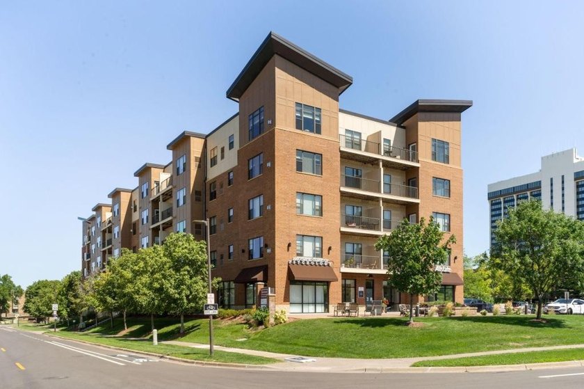 These newly available condos at Westmarke Condos. Located near - photo 6