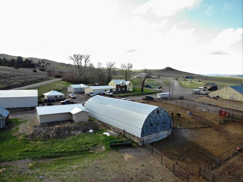 Held by the same family since 1871, the Chevallier Ranch - photo 4