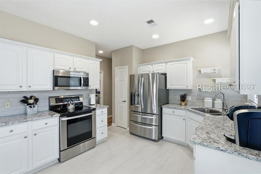 Location! Location! Beautifully updated extended, end unit Wren - photo 20