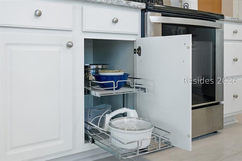 Location! Location! Beautifully updated extended, end unit Wren - photo 23