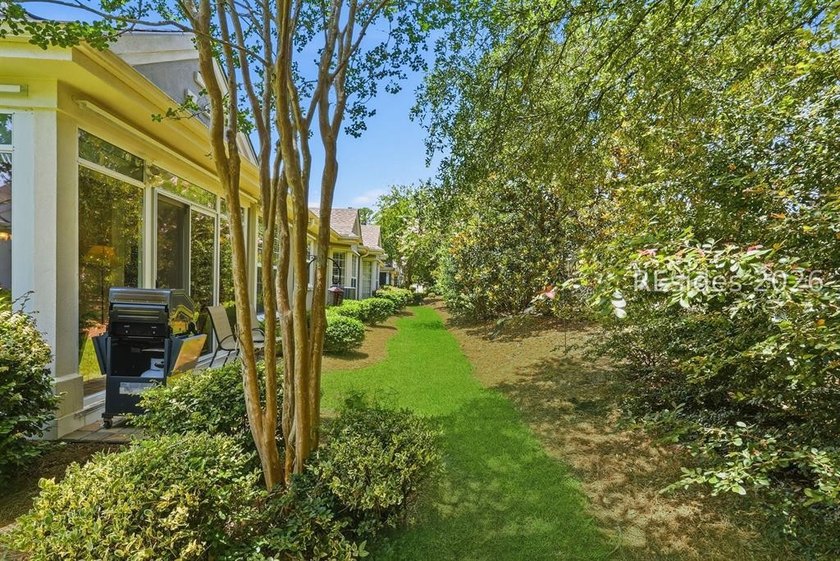 Location! Location! Beautifully updated extended, end unit Wren - photo 35