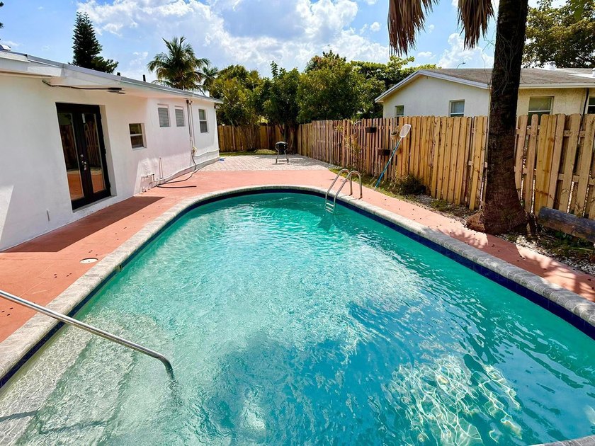 Spacious and fully equipped 4-bedroom, 4-bathroom one-story home - photo 6