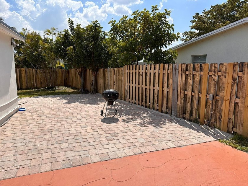 Spacious and fully equipped 4-bedroom, 4-bathroom one-story home - photo 10