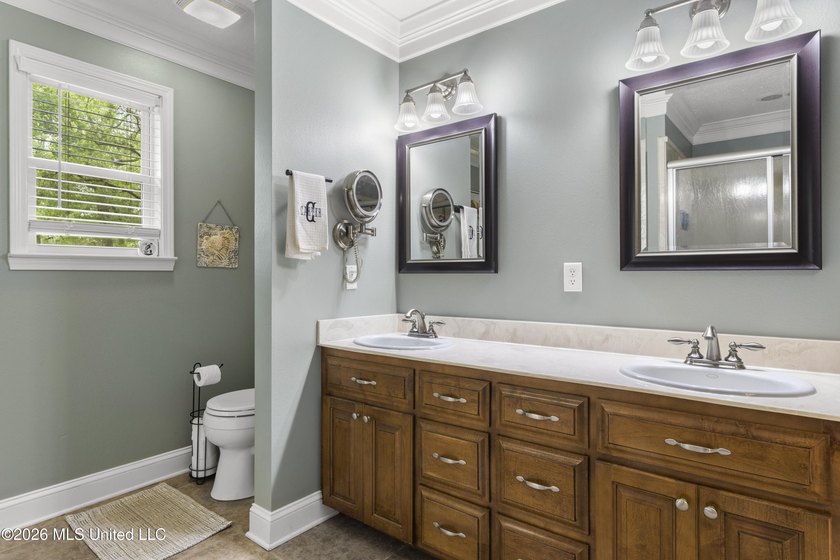 AMAZING FIND ON 5 LOTS! Discover ultimate privacy and modern - photo 20