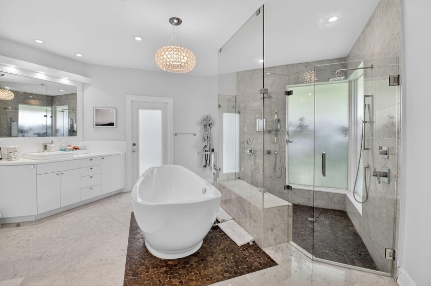 Renovated one-story home with 3 bedrooms + office on an - photo 13