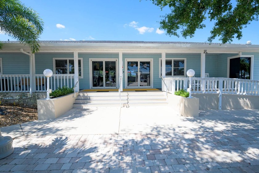 Like New 2017 Skyline Large Gorgeous Home, 1,568 sq. ft., open - photo 50