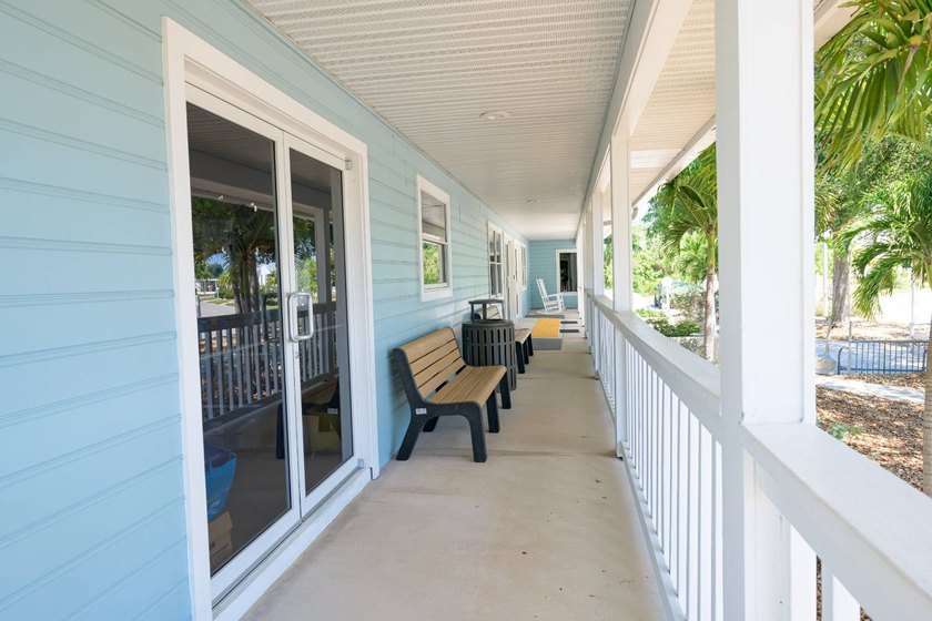 Like New 2017 Skyline Large Gorgeous Home, 1,568 sq. ft., open - photo 58