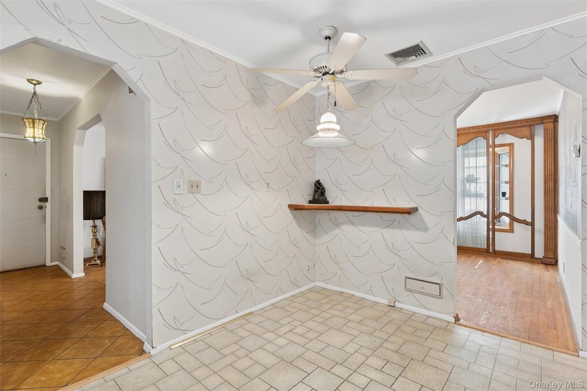3 bedroom detached ranch with full basement sits midblock on a - photo 11