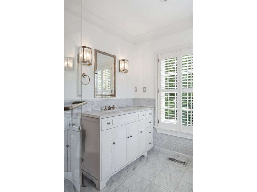 Coastal living meets timeless design at 2668 Bayonne Street - photo 36