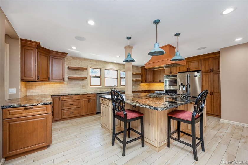 Great opportunity to finish a remodel project. High end chef's - photo 8