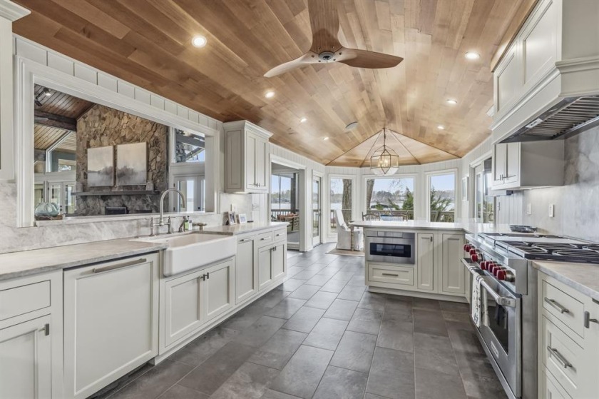 Luxury Lake Living on Lake Oconee - Under Contract SOLD - photo 20