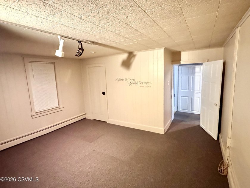 Spacious 4-Bedroom Home in Charming New Berlin!Welcome to this - photo 31