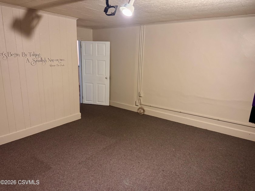 Spacious 4-Bedroom Home in Charming New Berlin!Welcome to this - photo 32