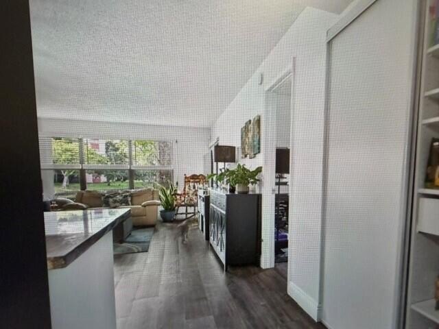 Ideal For Investors! tenants in place 1 Bedroom 1 Bathroom and a - photo 12