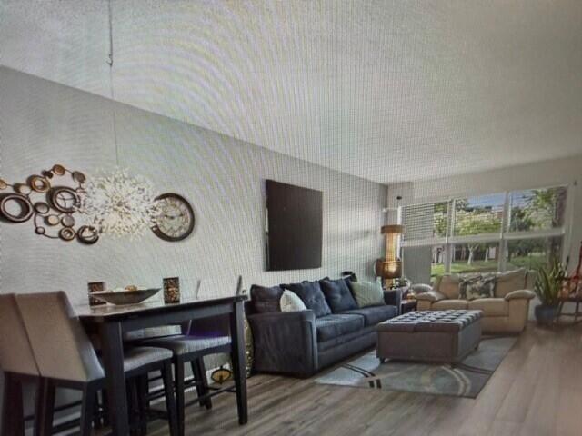 Ideal For Investors! tenants in place 1 Bedroom 1 Bathroom and a - photo 13