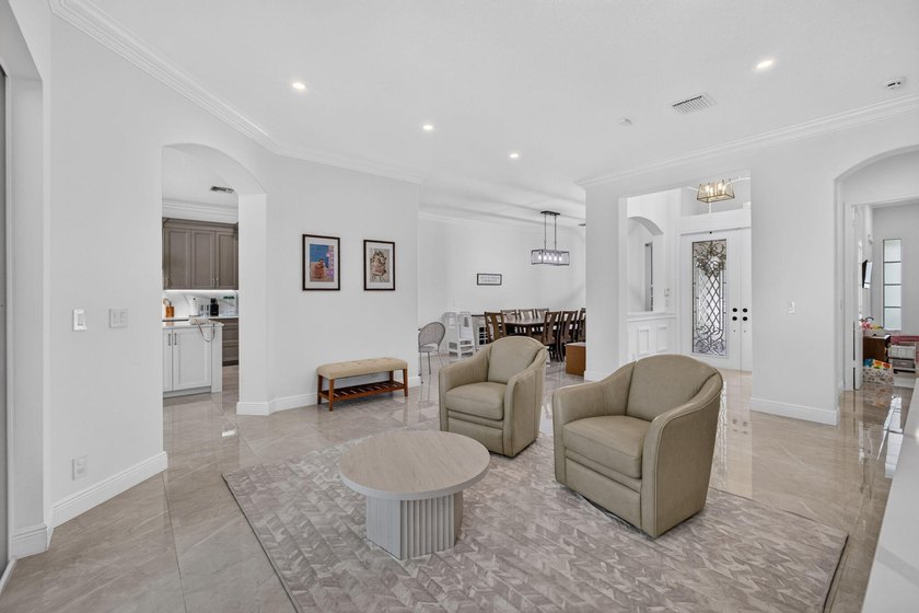 Come see this spectacularly upgraded pool home, the nicest ever - photo 15