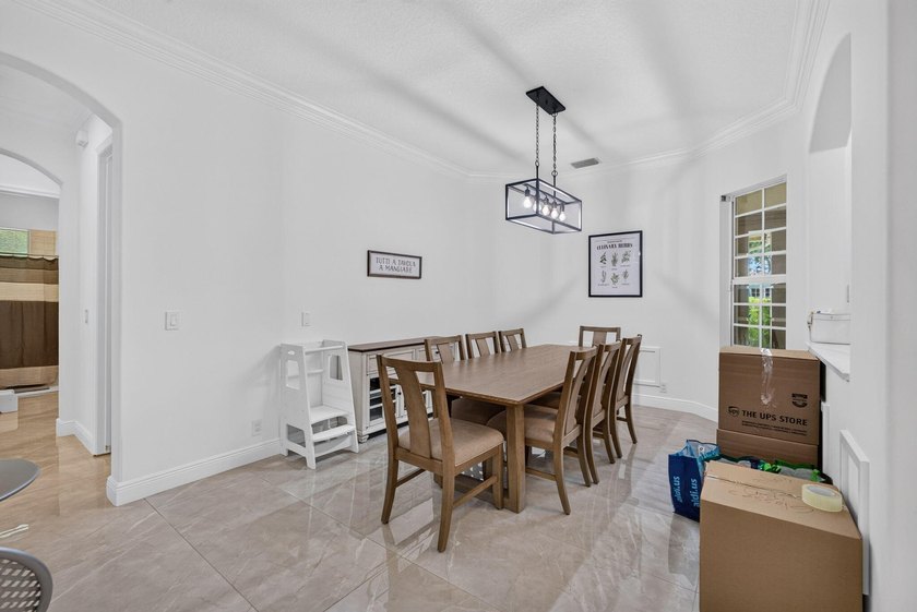 Come see this spectacularly upgraded pool home, the nicest ever - photo 18