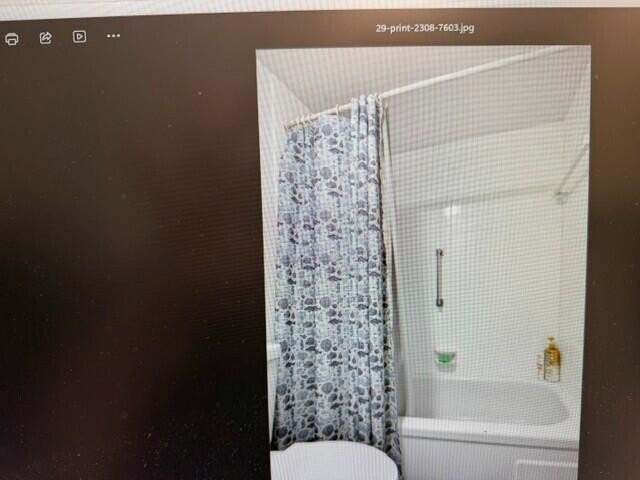 Ideal For Investors! tenants in place 1 Bedroom 1 Bathroom and a - photo 22