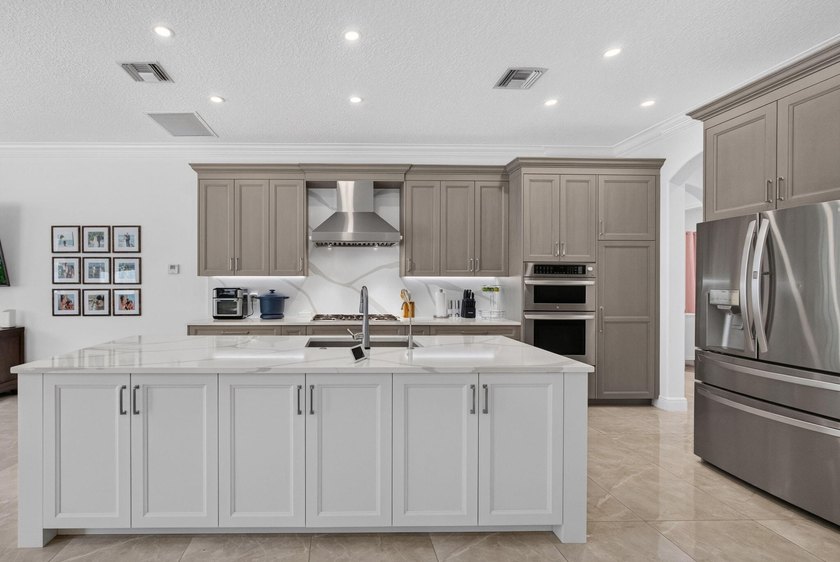 Come see this spectacularly upgraded pool home, the nicest ever - photo 23