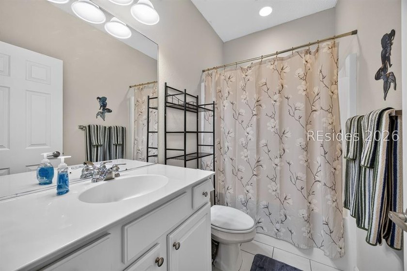 Bright, inviting and move in ready! This pristinely kept - photo 29