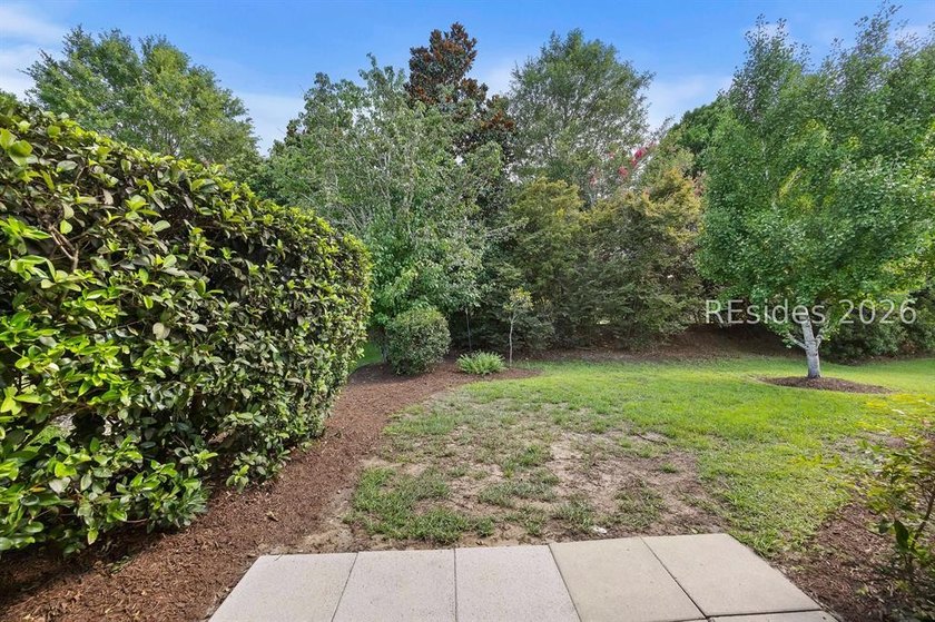 Bright, inviting and move in ready! This pristinely kept - photo 35