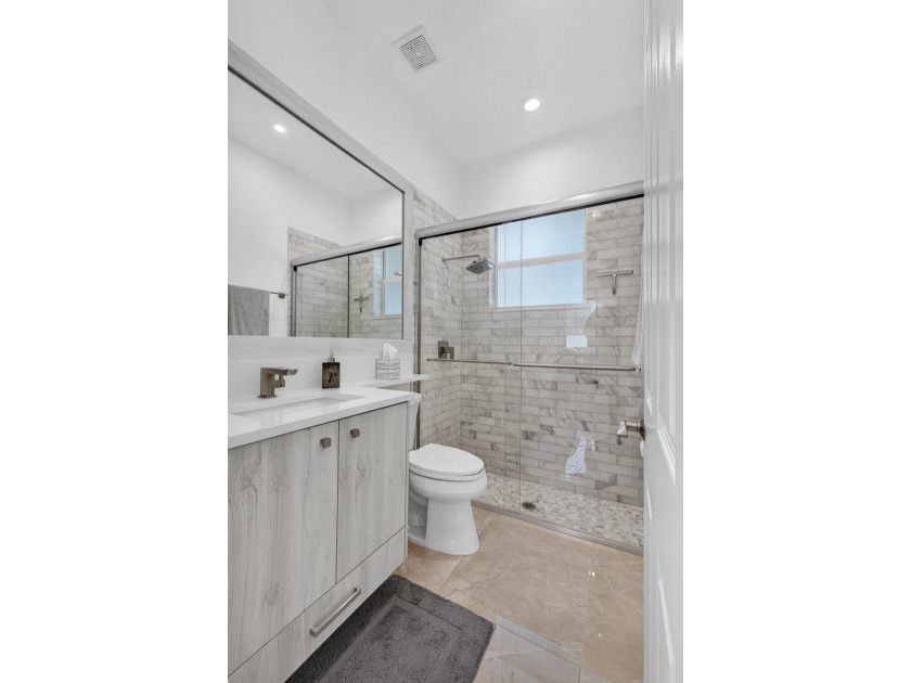 Come see this spectacularly upgraded pool home, the nicest ever - photo 39