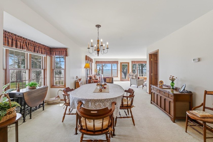 Opportunity to own a 5 bedroom/2 bath home on beautiful Green - photo 22
