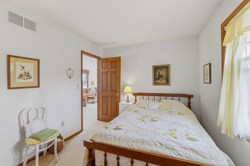 Opportunity to own a 5 bedroom/2 bath home on beautiful Green - photo 30