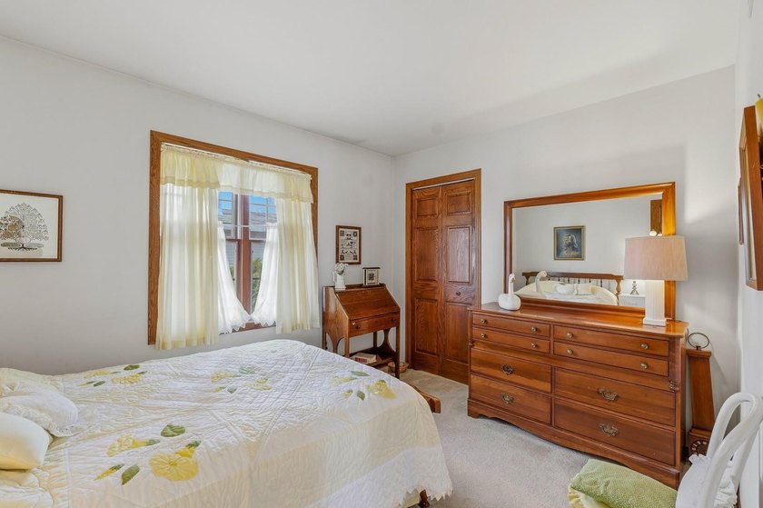 Opportunity to own a 5 bedroom/2 bath home on beautiful Green - photo 31