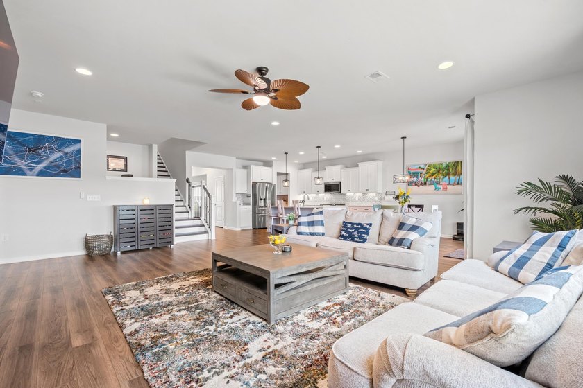 Welcome to 1541 Villena Drive, a beautifully designed home - photo 8