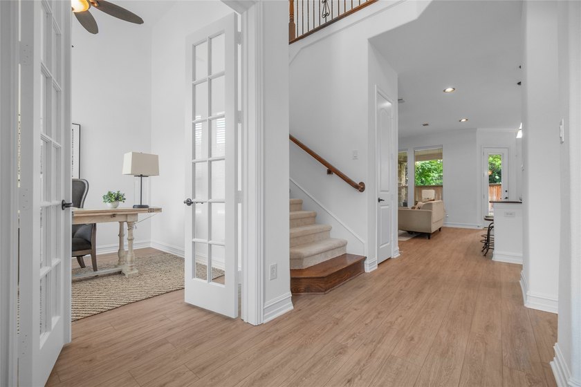 Beautifully maintained and move-in ready home in the highly - photo 2
